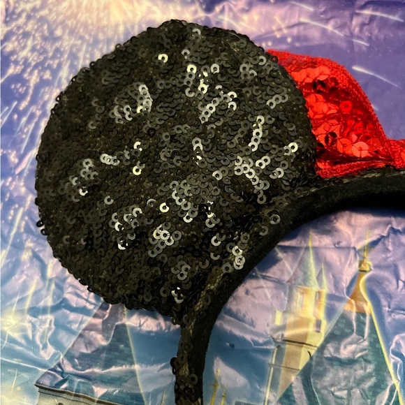 Disney Parks Minnie Mouse Sequined Ear Headband 
Red Sequined Bow - Picture 4 of 4